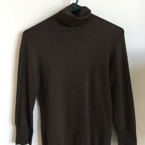 Banana Republic Brown Turtleneck - 3/4 Sleeves